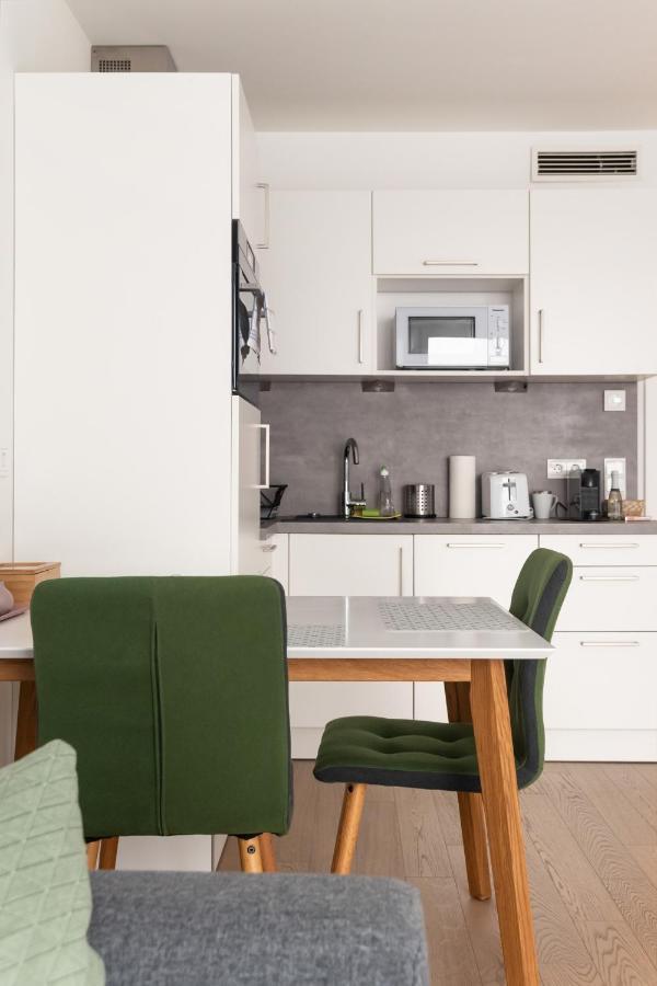 Quiet And Cozy Apartment Next To Mariahilfer Strasse And Naschmarkt With Ac, Minimum 30 Nights Viena Exterior foto