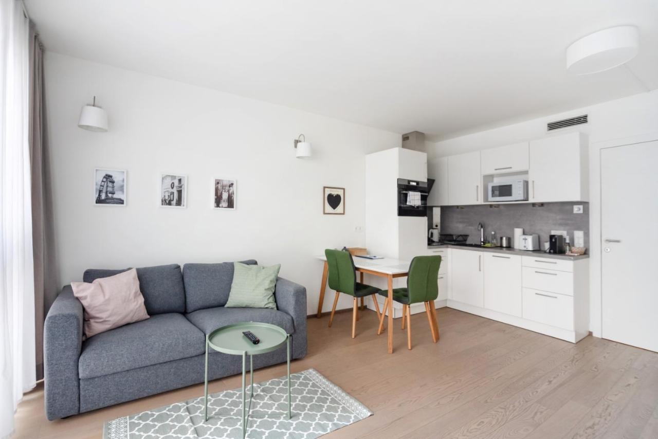 Quiet And Cozy Apartment Next To Mariahilfer Strasse And Naschmarkt With Ac, Minimum 30 Nights Viena Exterior foto