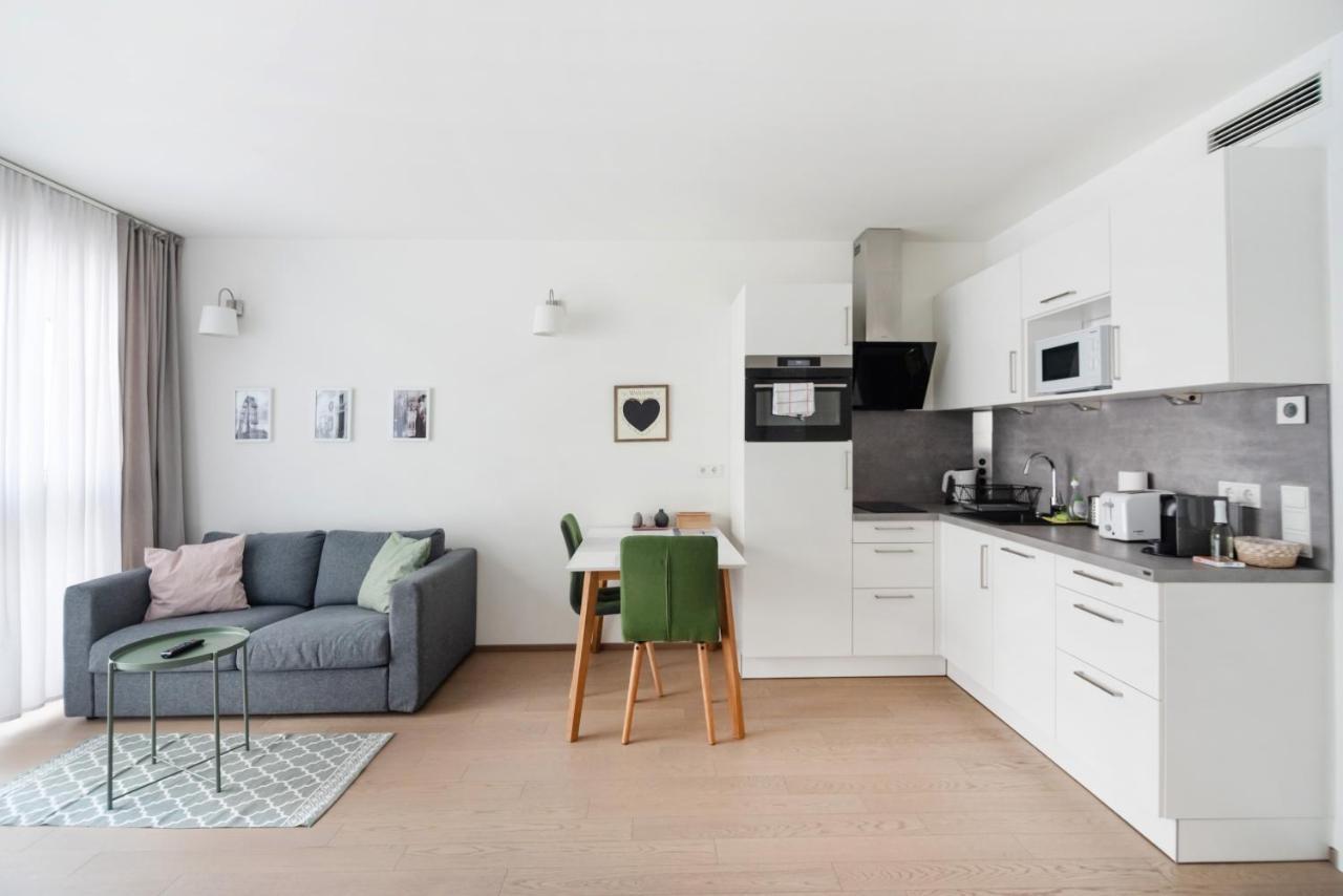 Quiet And Cozy Apartment Next To Mariahilfer Strasse And Naschmarkt With Ac, Minimum 30 Nights Viena Exterior foto